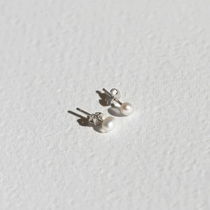 SAINT VALENTINE - MINI PEARL STUDS